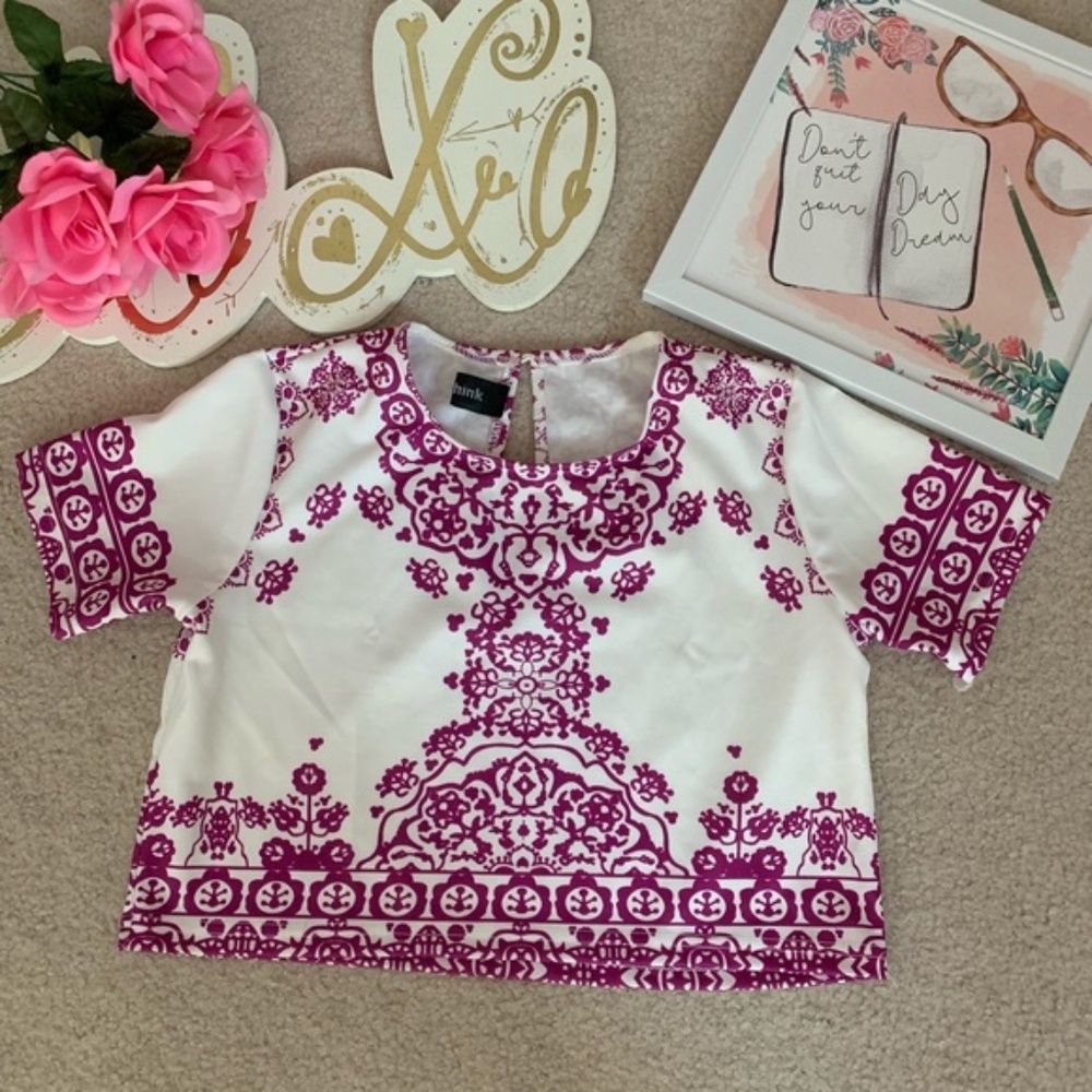 3/$15 Clothink cropped purple and white top